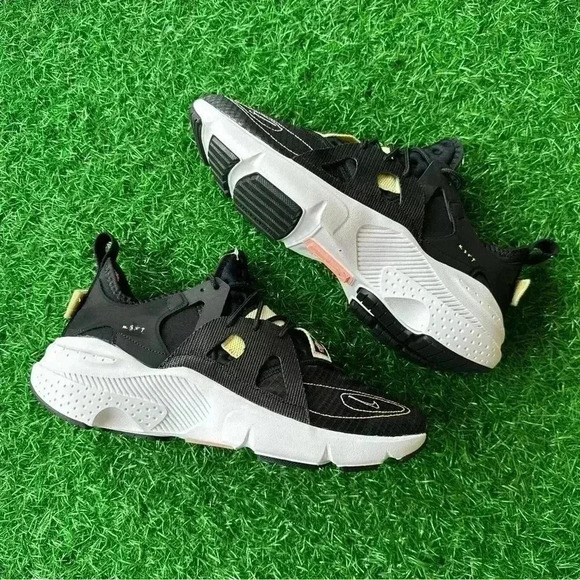 Nike Huarache-Type - Picture 9 of 12